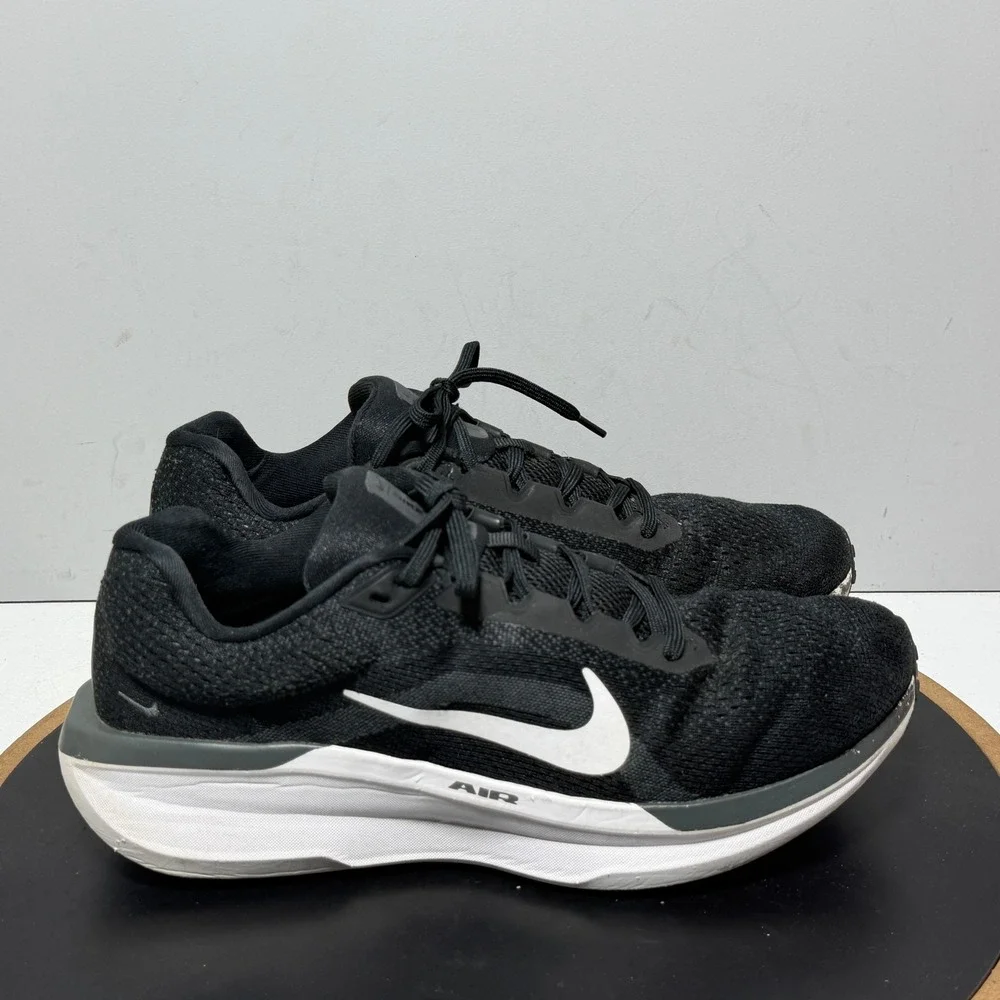 Nike Air Winflo 11 Men Size 11 Running Training Sneakers Black White Athleisure